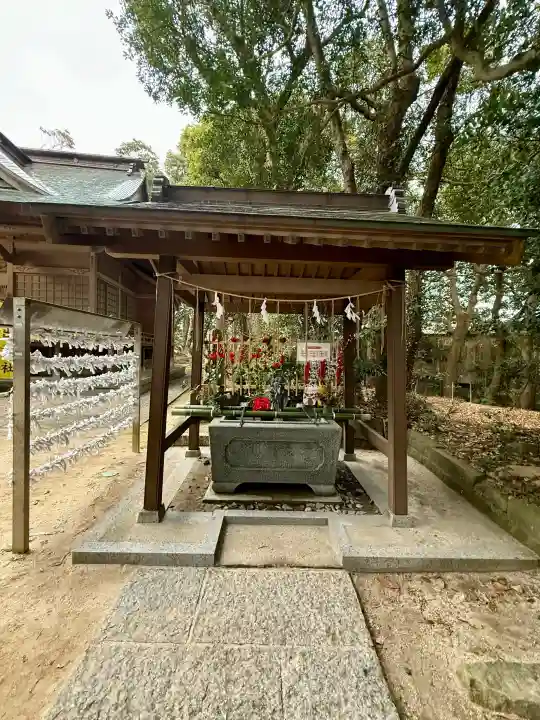 堀出神社の{uncategorized: "未分類", other: "その他", undefined: "問題あり", building: "その他建物", grave: "お墓", sacred_gate: "鳥居", guardian: "狛犬", statue: "像", buddha: "仏像", history: "歴史", nature: "自然", garden: "庭園", animal: "動物", pagoda: "塔", temizu: "手水舎", mountain_gate: "山門・神門", sanctuary: "本殿・本堂", subordinate: "末社・摂社", art: "芸術", scenery: "景色", jizo: "地蔵", ema: "絵馬", goshuin: "御朱印", omikuji: "おみくじ", items: "授与品その他", amulet: "お守り", goshuincho: "御朱印帳", eats: "食事", festival: "お祭り", votive_dance: "神楽", shichigosan: "七五三参", wedding: "結婚式", experience: "体験その他", initially: "初詣", around: "周辺", anti_infection: "感染症対策"}