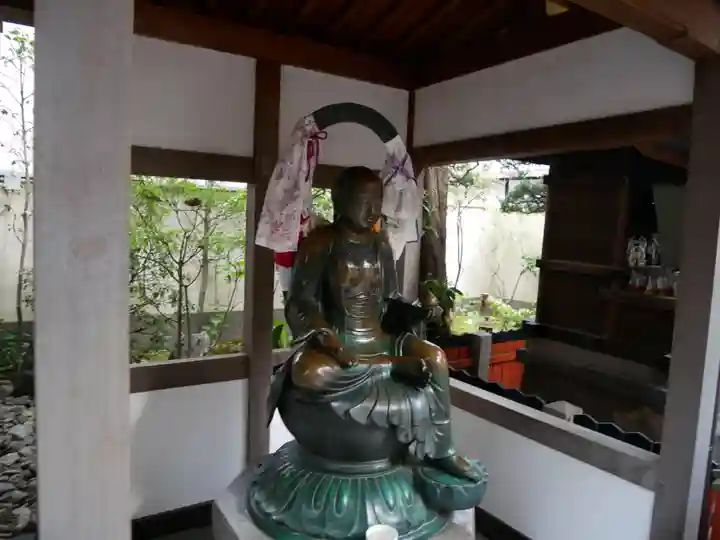 石像寺(釘抜地蔵)の仏像