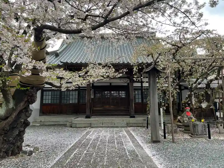 竜谷寺の本殿・本堂
