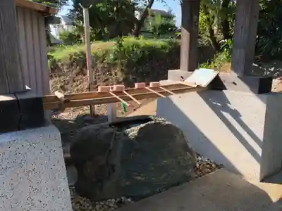 西八朔杉山神社の手水舎
