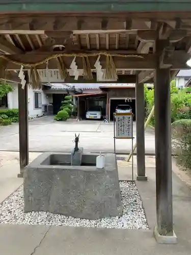 諏訪神社の手水