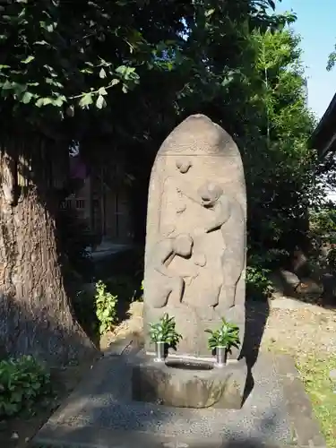 筑土八幡神社の像