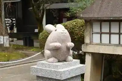 岡崎神社の狛犬