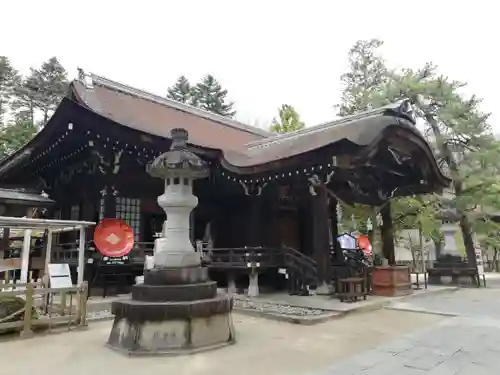 武田神社の本殿・本堂