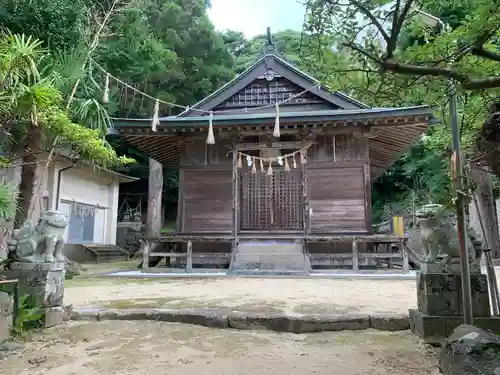 白沙八幡神社の本殿・本堂