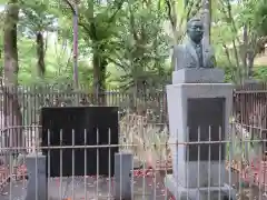 熊野神社の像