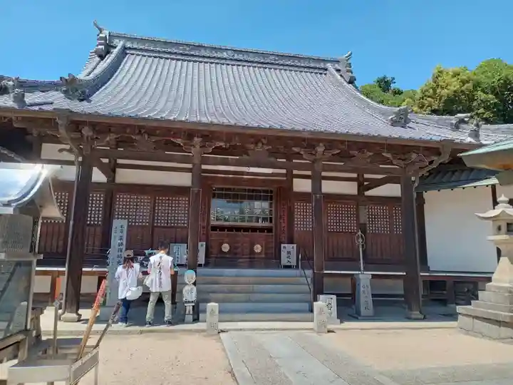 国分寺の本殿・本堂