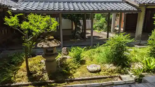 清凉寺の庭園