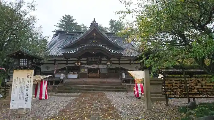 尾山神社の本殿・本堂