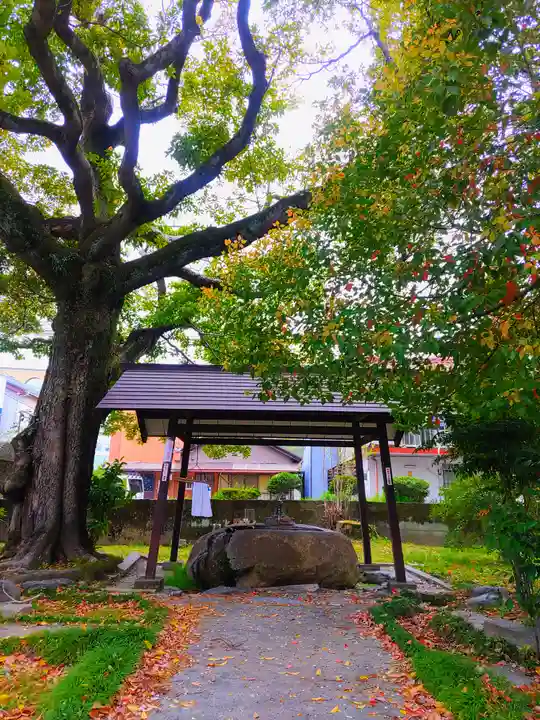 八幡社(毛受)の手水舎