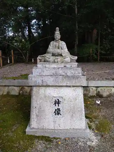 川田神社の像