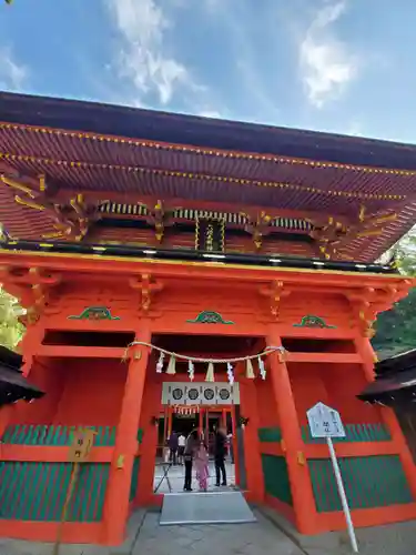 六所神社の山門・神門