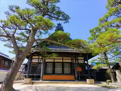 平等寺の本殿・本堂