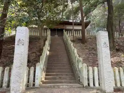 裸石神社の{uncategorized: "未分類", other: "その他", undefined: "問題あり", building: "その他建物", grave: "お墓", sacred_gate: "鳥居", guardian: "狛犬", statue: "像", buddha: "仏像", history: "歴史", nature: "自然", garden: "庭園", animal: "動物", pagoda: "塔", temizu: "手水舎", mountain_gate: "山門・神門", sanctuary: "本殿・本堂", subordinate: "末社・摂社", art: "芸術", scenery: "景色", jizo: "地蔵", ema: "絵馬", goshuin: "御朱印", omikuji: "おみくじ", items: "授与品その他", amulet: "お守り", goshuincho: "御朱印帳", eats: "食事", festival: "お祭り", votive_dance: "神楽", shichigosan: "七五三参", wedding: "結婚式", experience: "体験その他", initially: "初詣", around: "周辺", anti_infection: "感染症対策"}