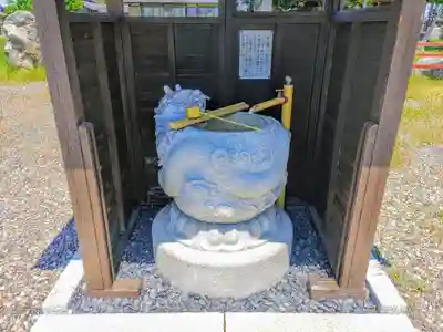 國建神社の手水舎