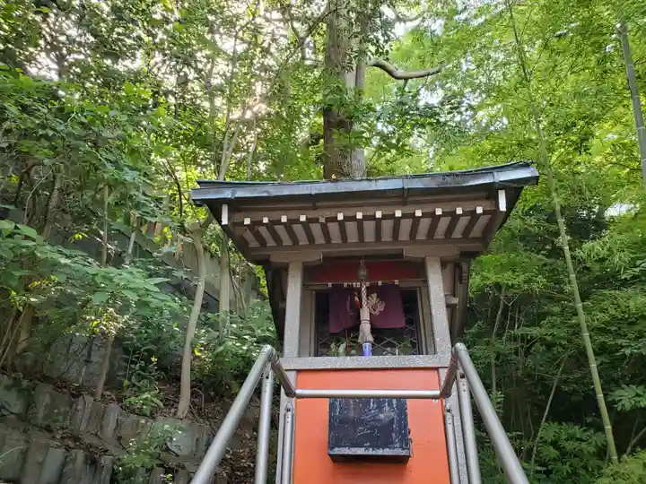 神本神社の末社・摂社
