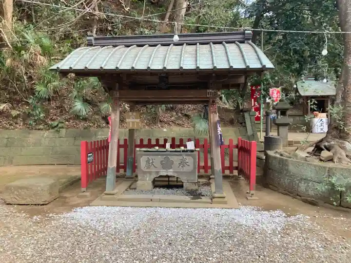 諏訪神社の{uncategorized: "未分類", other: "その他", undefined: "問題あり", building: "その他建物", grave: "お墓", sacred_gate: "鳥居", guardian: "狛犬", statue: "像", buddha: "仏像", history: "歴史", nature: "自然", garden: "庭園", animal: "動物", pagoda: "塔", temizu: "手水舎", mountain_gate: "山門・神門", sanctuary: "本殿・本堂", subordinate: "末社・摂社", art: "芸術", scenery: "景色", jizo: "地蔵", ema: "絵馬", goshuin: "御朱印", omikuji: "おみくじ", items: "授与品その他", amulet: "お守り", goshuincho: "御朱印帳", eats: "食事", festival: "お祭り", votive_dance: "神楽", shichigosan: "七五三参", wedding: "結婚式", experience: "体験その他", initially: "初詣", around: "周辺", anti_infection: "感染症対策"}