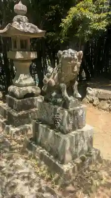 神明神社の{uncategorized: "未分類", other: "その他", undefined: "問題あり", building: "その他建物", grave: "お墓", sacred_gate: "鳥居", guardian: "狛犬", statue: "像", buddha: "仏像", history: "歴史", nature: "自然", garden: "庭園", animal: "動物", pagoda: "塔", temizu: "手水舎", mountain_gate: "山門・神門", sanctuary: "本殿・本堂", subordinate: "末社・摂社", art: "芸術", scenery: "景色", jizo: "地蔵", ema: "絵馬", goshuin: "御朱印", omikuji: "おみくじ", items: "授与品その他", amulet: "お守り", goshuincho: "御朱印帳", eats: "食事", festival: "お祭り", votive_dance: "神楽", shichigosan: "七五三参", wedding: "結婚式", experience: "体験その他", initially: "初詣", around: "周辺", anti_infection: "感染症対策"}