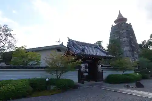 妙満寺の山門