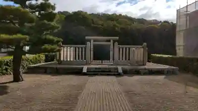 軽里大塚古墳(日本武尊白鳥陵)の{uncategorized: "未分類", other: "その他", undefined: "問題あり", building: "その他建物", grave: "お墓", sacred_gate: "鳥居", guardian: "狛犬", statue: "像", buddha: "仏像", history: "歴史", nature: "自然", garden: "庭園", animal: "動物", pagoda: "塔", temizu: "手水舎", mountain_gate: "山門・神門", sanctuary: "本殿・本堂", subordinate: "末社・摂社", art: "芸術", scenery: "景色", jizo: "地蔵", ema: "絵馬", goshuin: "御朱印", omikuji: "おみくじ", items: "授与品その他", amulet: "お守り", goshuincho: "御朱印帳", eats: "食事", festival: "お祭り", votive_dance: "神楽", shichigosan: "七五三参", wedding: "結婚式", experience: "体験その他", initially: "初詣", around: "周辺", anti_infection: "感染症対策"}