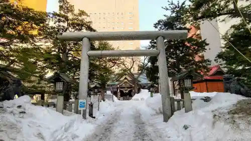 三吉神社の鳥居