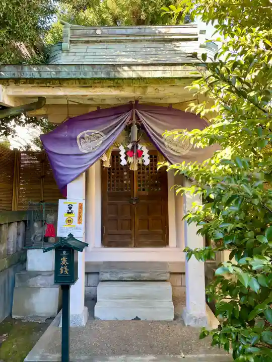 大鳥神社の{uncategorized: "未分類", other: "その他", undefined: "問題あり", building: "その他建物", grave: "お墓", sacred_gate: "鳥居", guardian: "狛犬", statue: "像", buddha: "仏像", history: "歴史", nature: "自然", garden: "庭園", animal: "動物", pagoda: "塔", temizu: "手水舎", mountain_gate: "山門・神門", sanctuary: "本殿・本堂", subordinate: "末社・摂社", art: "芸術", scenery: "景色", jizo: "地蔵", ema: "絵馬", goshuin: "御朱印", omikuji: "おみくじ", items: "授与品その他", amulet: "お守り", goshuincho: "御朱印帳", eats: "食事", festival: "お祭り", votive_dance: "神楽", shichigosan: "七五三参", wedding: "結婚式", experience: "体験その他", initially: "初詣", around: "周辺", anti_infection: "感染症対策"}