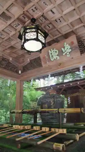 大神神社の手水舎