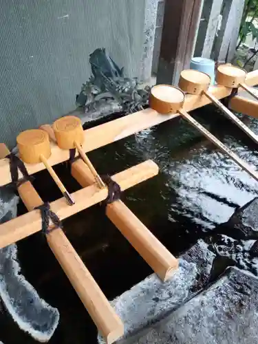 御嶽神社茅萱宮の手水