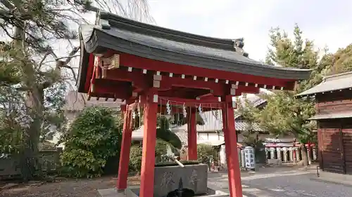 一瓶塚稲荷神社の手水舎