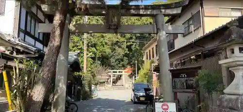 八神社の鳥居