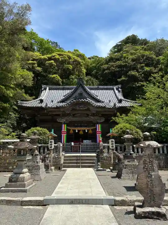 伊古奈比咩命神社の{uncategorized: "未分類", other: "その他", undefined: "問題あり", building: "その他建物", grave: "お墓", sacred_gate: "鳥居", guardian: "狛犬", statue: "像", buddha: "仏像", history: "歴史", nature: "自然", garden: "庭園", animal: "動物", pagoda: "塔", temizu: "手水舎", mountain_gate: "山門・神門", sanctuary: "本殿・本堂", subordinate: "末社・摂社", art: "芸術", scenery: "景色", jizo: "地蔵", ema: "絵馬", goshuin: "御朱印", omikuji: "おみくじ", items: "授与品その他", amulet: "お守り", goshuincho: "御朱印帳", eats: "食事", festival: "お祭り", votive_dance: "神楽", shichigosan: "七五三参", wedding: "結婚式", experience: "体験その他", initially: "初詣", around: "周辺", anti_infection: "感染症対策"}