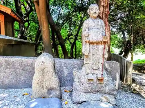 木庭八幡社の像