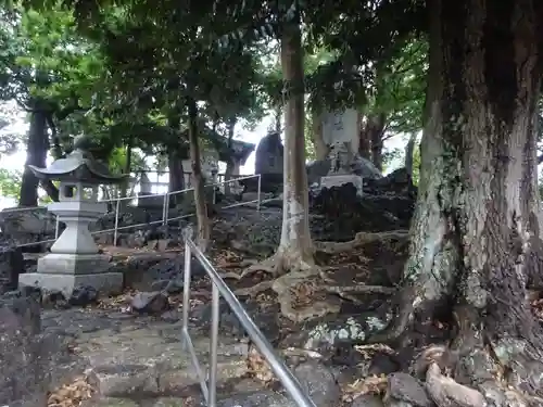 長霊神社の建物その他