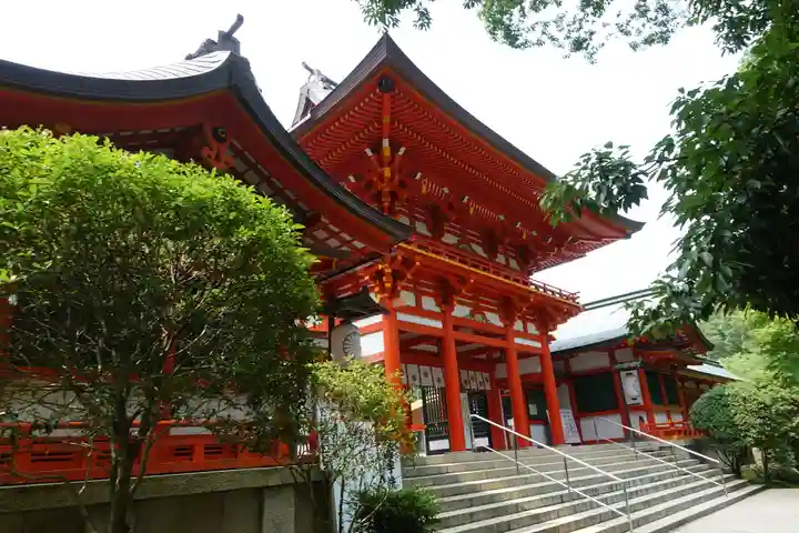 近江神宮の山門・神門