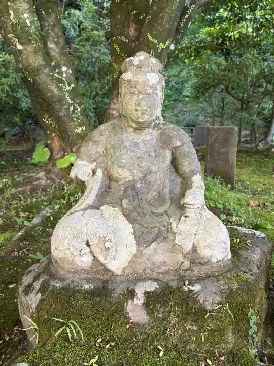 平松神社の{uncategorized: "未分類", other: "その他", undefined: "問題あり", building: "その他建物", grave: "お墓", sacred_gate: "鳥居", guardian: "狛犬", statue: "像", buddha: "仏像", history: "歴史", nature: "自然", garden: "庭園", animal: "動物", pagoda: "塔", temizu: "手水舎", mountain_gate: "山門・神門", sanctuary: "本殿・本堂", subordinate: "末社・摂社", art: "芸術", scenery: "景色", jizo: "地蔵", ema: "絵馬", goshuin: "御朱印", omikuji: "おみくじ", items: "授与品その他", amulet: "お守り", goshuincho: "御朱印帳", eats: "食事", festival: "お祭り", votive_dance: "神楽", shichigosan: "七五三参", wedding: "結婚式", experience: "体験その他", initially: "初詣", around: "周辺", anti_infection: "感染症対策"}
