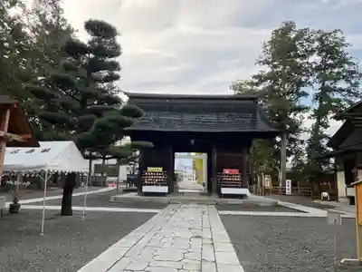 甲斐國一宮 浅間神社の山門・神門
