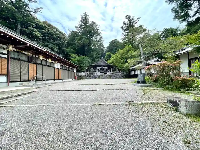 吉御子神社の建物その他