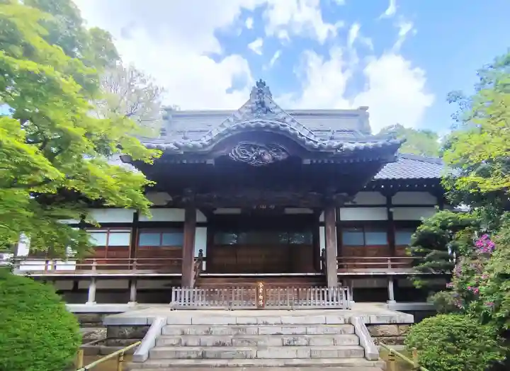 高円寺の{uncategorized: "未分類", other: "その他", undefined: "問題あり", building: "その他建物", grave: "お墓", sacred_gate: "鳥居", guardian: "狛犬", statue: "像", buddha: "仏像", history: "歴史", nature: "自然", garden: "庭園", animal: "動物", pagoda: "塔", temizu: "手水舎", mountain_gate: "山門・神門", sanctuary: "本殿・本堂", subordinate: "末社・摂社", art: "芸術", scenery: "景色", jizo: "地蔵", ema: "絵馬", goshuin: "御朱印", omikuji: "おみくじ", items: "授与品その他", amulet: "お守り", goshuincho: "御朱印帳", eats: "食事", festival: "お祭り", votive_dance: "神楽", shichigosan: "七五三参", wedding: "結婚式", experience: "体験その他", initially: "初詣", around: "周辺", anti_infection: "感染症対策"}