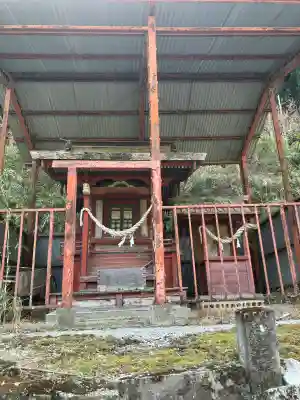 有綱神社の{uncategorized: "未分類", other: "その他", undefined: "問題あり", building: "その他建物", grave: "お墓", sacred_gate: "鳥居", guardian: "狛犬", statue: "像", buddha: "仏像", history: "歴史", nature: "自然", garden: "庭園", animal: "動物", pagoda: "塔", temizu: "手水舎", mountain_gate: "山門・神門", sanctuary: "本殿・本堂", subordinate: "末社・摂社", art: "芸術", scenery: "景色", jizo: "地蔵", ema: "絵馬", goshuin: "御朱印", omikuji: "おみくじ", items: "授与品その他", amulet: "お守り", goshuincho: "御朱印帳", eats: "食事", festival: "お祭り", votive_dance: "神楽", shichigosan: "七五三参", wedding: "結婚式", experience: "体験その他", initially: "初詣", around: "周辺", anti_infection: "感染症対策"}