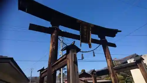 大井俣窪八幡神社の鳥居