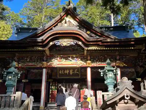 三峯神社の{uncategorized: "未分類", other: "その他", undefined: "問題あり", building: "その他建物", grave: "お墓", sacred_gate: "鳥居", guardian: "狛犬", statue: "像", buddha: "仏像", history: "歴史", nature: "自然", garden: "庭園", animal: "動物", pagoda: "塔", temizu: "手水舎", mountain_gate: "山門・神門", sanctuary: "本殿・本堂", subordinate: "末社・摂社", art: "芸術", scenery: "景色", jizo: "地蔵", ema: "絵馬", goshuin: "御朱印", omikuji: "おみくじ", items: "授与品その他", amulet: "お守り", goshuincho: "御朱印帳", eats: "食事", festival: "お祭り", votive_dance: "神楽", shichigosan: "七五三参", wedding: "結婚式", experience: "体験その他", initially: "初詣", around: "周辺", anti_infection: "感染症対策"}