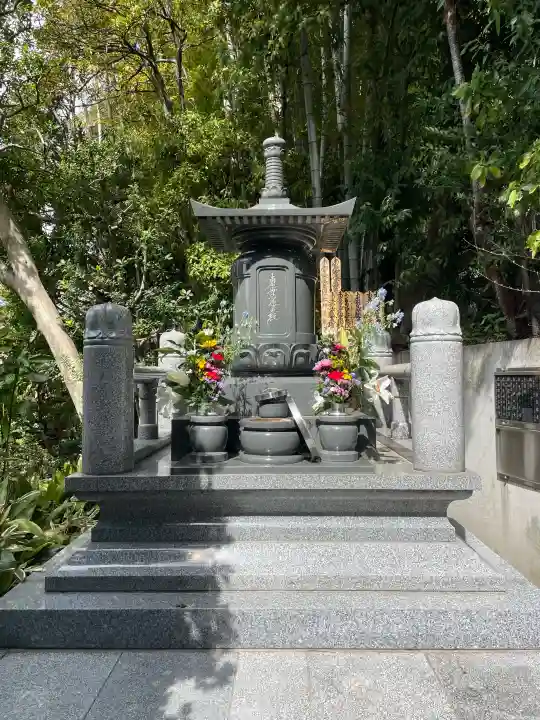 法真寺の{uncategorized: "未分類", other: "その他", undefined: "問題あり", building: "その他建物", grave: "お墓", sacred_gate: "鳥居", guardian: "狛犬", statue: "像", buddha: "仏像", history: "歴史", nature: "自然", garden: "庭園", animal: "動物", pagoda: "塔", temizu: "手水舎", mountain_gate: "山門・神門", sanctuary: "本殿・本堂", subordinate: "末社・摂社", art: "芸術", scenery: "景色", jizo: "地蔵", ema: "絵馬", goshuin: "御朱印", omikuji: "おみくじ", items: "授与品その他", amulet: "お守り", goshuincho: "御朱印帳", eats: "食事", festival: "お祭り", votive_dance: "神楽", shichigosan: "七五三参", wedding: "結婚式", experience: "体験その他", initially: "初詣", around: "周辺", anti_infection: "感染症対策"}