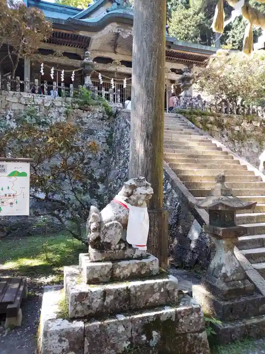 玉置神社の{uncategorized: "未分類", other: "その他", undefined: "問題あり", building: "その他建物", grave: "お墓", sacred_gate: "鳥居", guardian: "狛犬", statue: "像", buddha: "仏像", history: "歴史", nature: "自然", garden: "庭園", animal: "動物", pagoda: "塔", temizu: "手水舎", mountain_gate: "山門・神門", sanctuary: "本殿・本堂", subordinate: "末社・摂社", art: "芸術", scenery: "景色", jizo: "地蔵", ema: "絵馬", goshuin: "御朱印", omikuji: "おみくじ", items: "授与品その他", amulet: "お守り", goshuincho: "御朱印帳", eats: "食事", festival: "お祭り", votive_dance: "神楽", shichigosan: "七五三参", wedding: "結婚式", experience: "体験その他", initially: "初詣", around: "周辺", anti_infection: "感染症対策"}