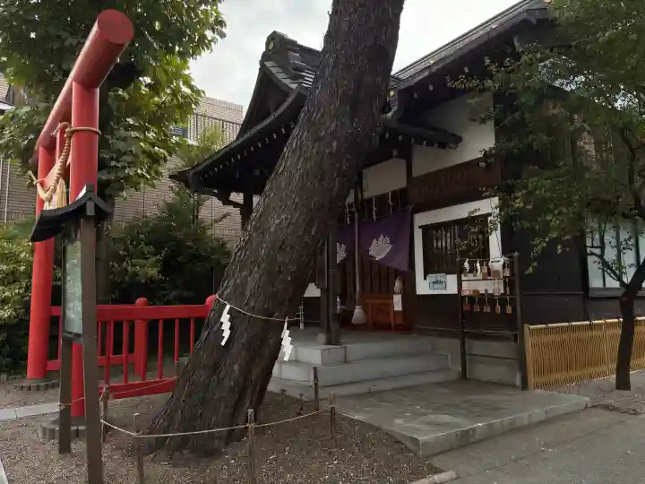 猿田彦神社の{uncategorized: "未分類", other: "その他", undefined: "問題あり", building: "その他建物", grave: "お墓", sacred_gate: "鳥居", guardian: "狛犬", statue: "像", buddha: "仏像", history: "歴史", nature: "自然", garden: "庭園", animal: "動物", pagoda: "塔", temizu: "手水舎", mountain_gate: "山門・神門", sanctuary: "本殿・本堂", subordinate: "末社・摂社", art: "芸術", scenery: "景色", jizo: "地蔵", ema: "絵馬", goshuin: "御朱印", omikuji: "おみくじ", items: "授与品その他", amulet: "お守り", goshuincho: "御朱印帳", eats: "食事", festival: "お祭り", votive_dance: "神楽", shichigosan: "七五三参", wedding: "結婚式", experience: "体験その他", initially: "初詣", around: "周辺", anti_infection: "感染症対策"}