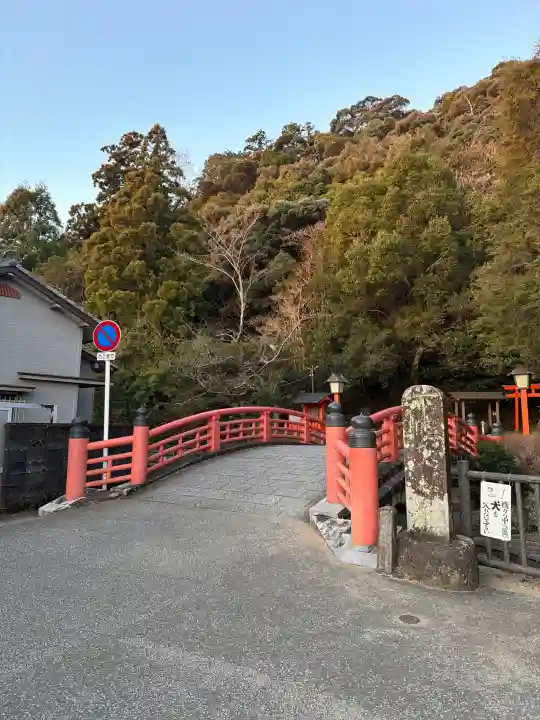 神倉神社(熊野速玉大社摂社)の{uncategorized: "未分類", other: "その他", undefined: "問題あり", building: "その他建物", grave: "お墓", sacred_gate: "鳥居", guardian: "狛犬", statue: "像", buddha: "仏像", history: "歴史", nature: "自然", garden: "庭園", animal: "動物", pagoda: "塔", temizu: "手水舎", mountain_gate: "山門・神門", sanctuary: "本殿・本堂", subordinate: "末社・摂社", art: "芸術", scenery: "景色", jizo: "地蔵", ema: "絵馬", goshuin: "御朱印", omikuji: "おみくじ", items: "授与品その他", amulet: "お守り", goshuincho: "御朱印帳", eats: "食事", festival: "お祭り", votive_dance: "神楽", shichigosan: "七五三参", wedding: "結婚式", experience: "体験その他", initially: "初詣", around: "周辺", anti_infection: "感染症対策"}
