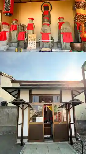 成田山函館別院函館寺の{uncategorized: "未分類", other: "その他", undefined: "問題あり", building: "その他建物", grave: "お墓", sacred_gate: "鳥居", guardian: "狛犬", statue: "像", buddha: "仏像", history: "歴史", nature: "自然", garden: "庭園", animal: "動物", pagoda: "塔", temizu: "手水舎", mountain_gate: "山門・神門", sanctuary: "本殿・本堂", subordinate: "末社・摂社", art: "芸術", scenery: "景色", jizo: "地蔵", ema: "絵馬", goshuin: "御朱印", omikuji: "おみくじ", items: "授与品その他", amulet: "お守り", goshuincho: "御朱印帳", eats: "食事", festival: "お祭り", votive_dance: "神楽", shichigosan: "七五三参", wedding: "結婚式", experience: "体験その他", initially: "初詣", around: "周辺", anti_infection: "感染症対策"}