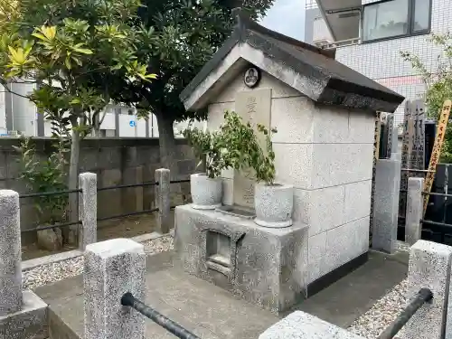 寳蓮寺の{uncategorized: "未分類", other: "その他", undefined: "問題あり", building: "その他建物", grave: "お墓", sacred_gate: "鳥居", guardian: "狛犬", statue: "像", buddha: "仏像", history: "歴史", nature: "自然", garden: "庭園", animal: "動物", pagoda: "塔", temizu: "手水舎", mountain_gate: "山門・神門", sanctuary: "本殿・本堂", subordinate: "末社・摂社", art: "芸術", scenery: "景色", jizo: "地蔵", ema: "絵馬", goshuin: "御朱印", omikuji: "おみくじ", items: "授与品その他", amulet: "お守り", goshuincho: "御朱印帳", eats: "食事", festival: "お祭り", votive_dance: "神楽", shichigosan: "七五三参", wedding: "結婚式", experience: "体験その他", initially: "初詣", around: "周辺", anti_infection: "感染症対策"}