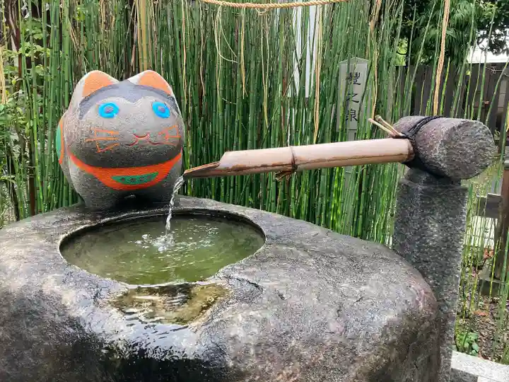 阿豆佐味天神社 立川水天宮の手水舎