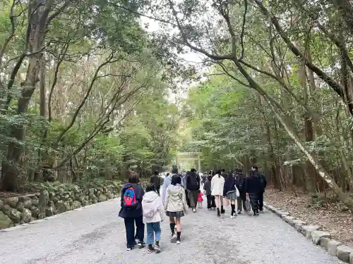 伊勢神宮内宮（皇大神宮）の{uncategorized: "未分類", other: "その他", undefined: "問題あり", building: "その他建物", grave: "お墓", sacred_gate: "鳥居", guardian: "狛犬", statue: "像", buddha: "仏像", history: "歴史", nature: "自然", garden: "庭園", animal: "動物", pagoda: "塔", temizu: "手水舎", mountain_gate: "山門・神門", sanctuary: "本殿・本堂", subordinate: "末社・摂社", art: "芸術", scenery: "景色", jizo: "地蔵", ema: "絵馬", goshuin: "御朱印", omikuji: "おみくじ", items: "授与品その他", amulet: "お守り", goshuincho: "御朱印帳", eats: "食事", festival: "お祭り", votive_dance: "神楽", shichigosan: "七五三参", wedding: "結婚式", experience: "体験その他", initially: "初詣", around: "周辺", anti_infection: "感染症対策"}