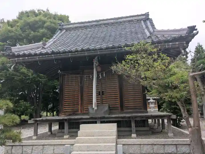 八幡神社の{uncategorized: "未分類", other: "その他", undefined: "問題あり", building: "その他建物", grave: "お墓", sacred_gate: "鳥居", guardian: "狛犬", statue: "像", buddha: "仏像", history: "歴史", nature: "自然", garden: "庭園", animal: "動物", pagoda: "塔", temizu: "手水舎", mountain_gate: "山門・神門", sanctuary: "本殿・本堂", subordinate: "末社・摂社", art: "芸術", scenery: "景色", jizo: "地蔵", ema: "絵馬", goshuin: "御朱印", omikuji: "おみくじ", items: "授与品その他", amulet: "お守り", goshuincho: "御朱印帳", eats: "食事", festival: "お祭り", votive_dance: "神楽", shichigosan: "七五三参", wedding: "結婚式", experience: "体験その他", initially: "初詣", around: "周辺", anti_infection: "感染症対策"}